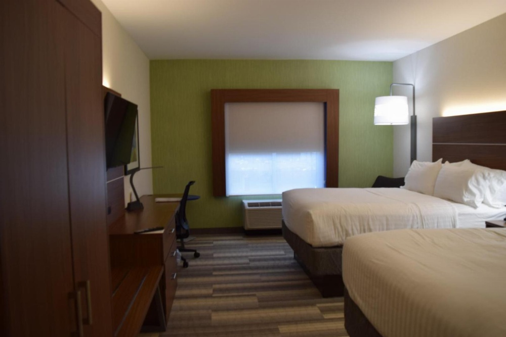 Room image 4