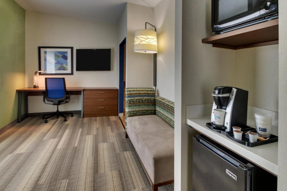 Room image 3