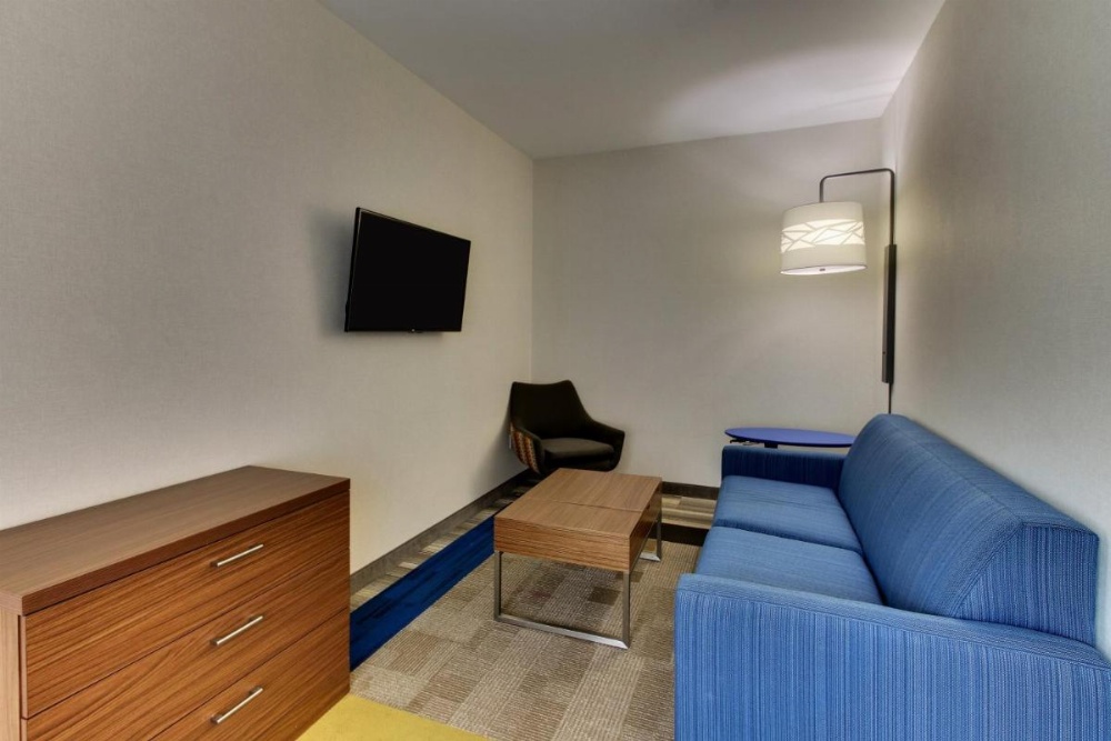 Room image 3