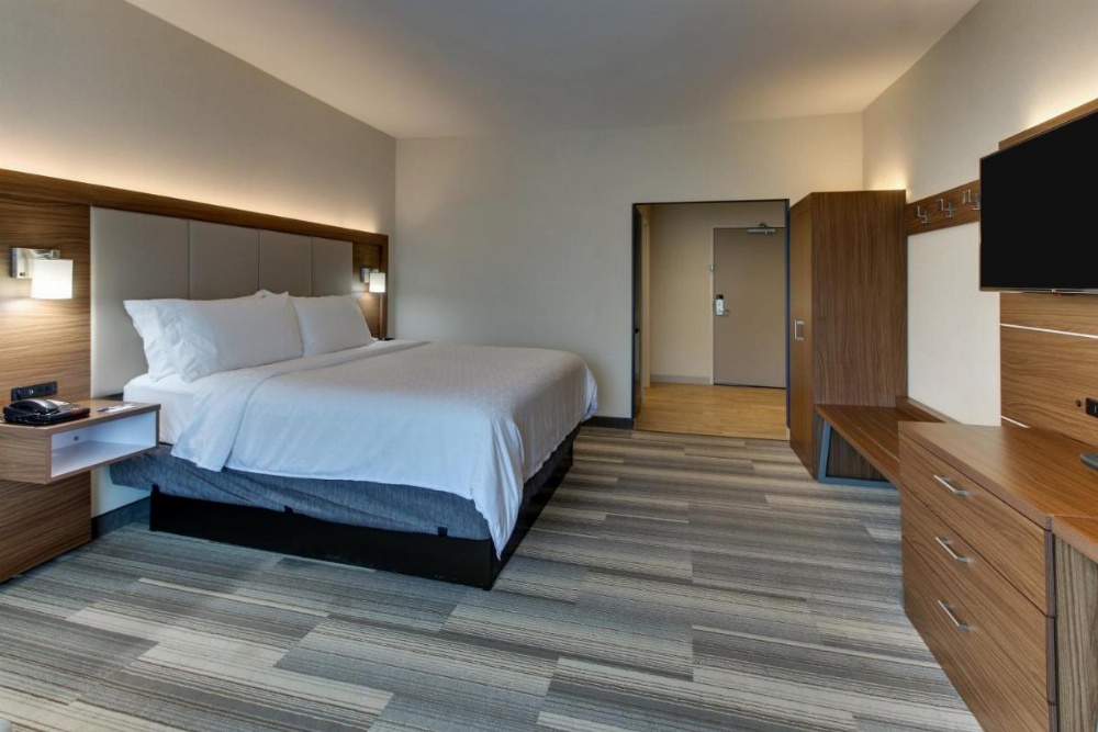 King Room - Hearing Accessible - Non-Smoking